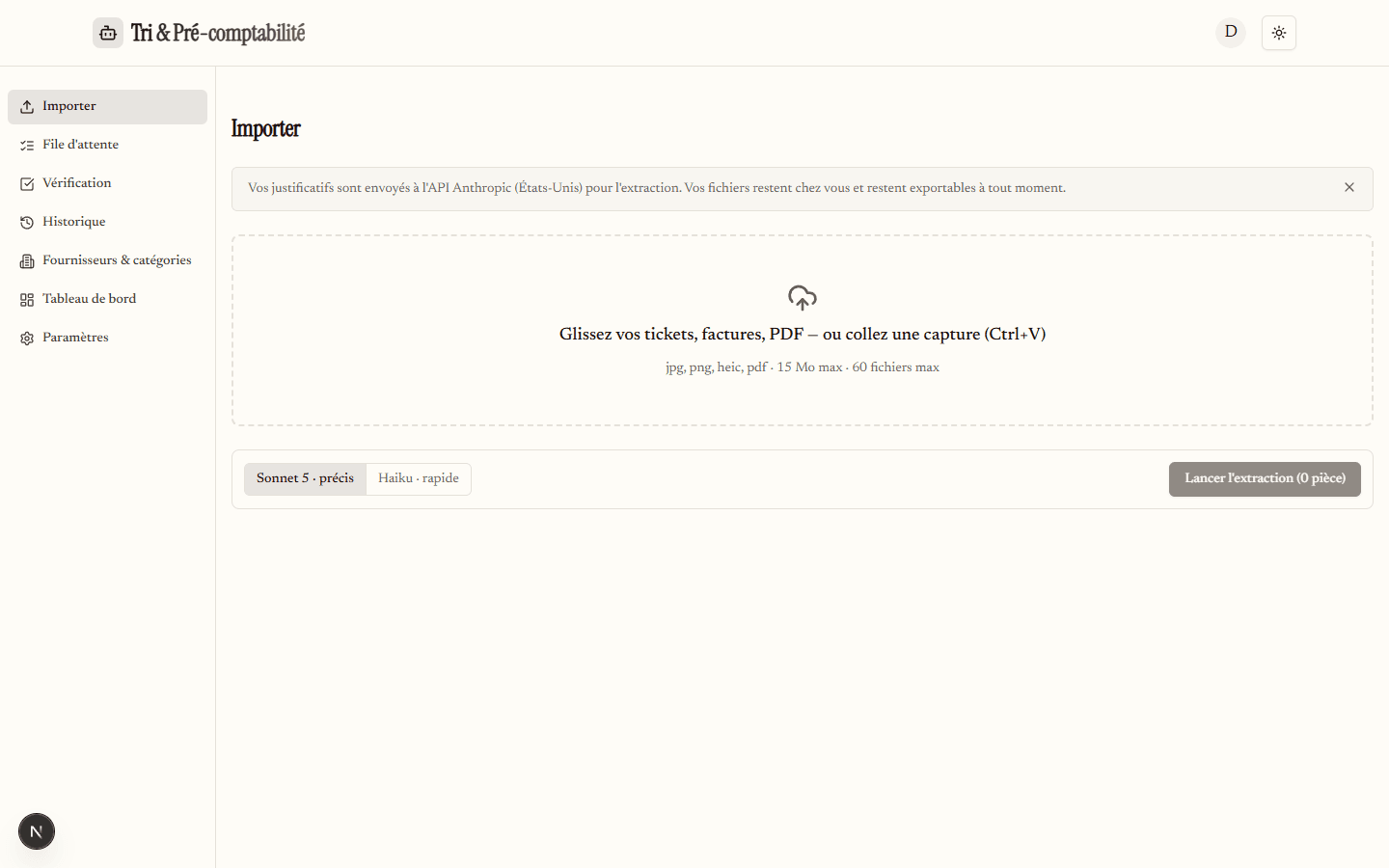 Écran d'import de Tri & Pré-comptabilité : zone de dépôt pour tickets, factures et PDF, avec le choix du modèle d'IA